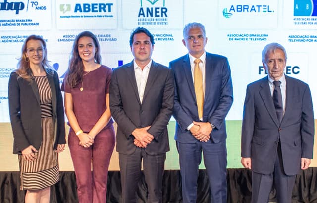 Foto: Adriana Pinheiro Machado, Daniela Gil Rios, Edu Simon, Sergio Pompilio e João Luiz Faria Netto
